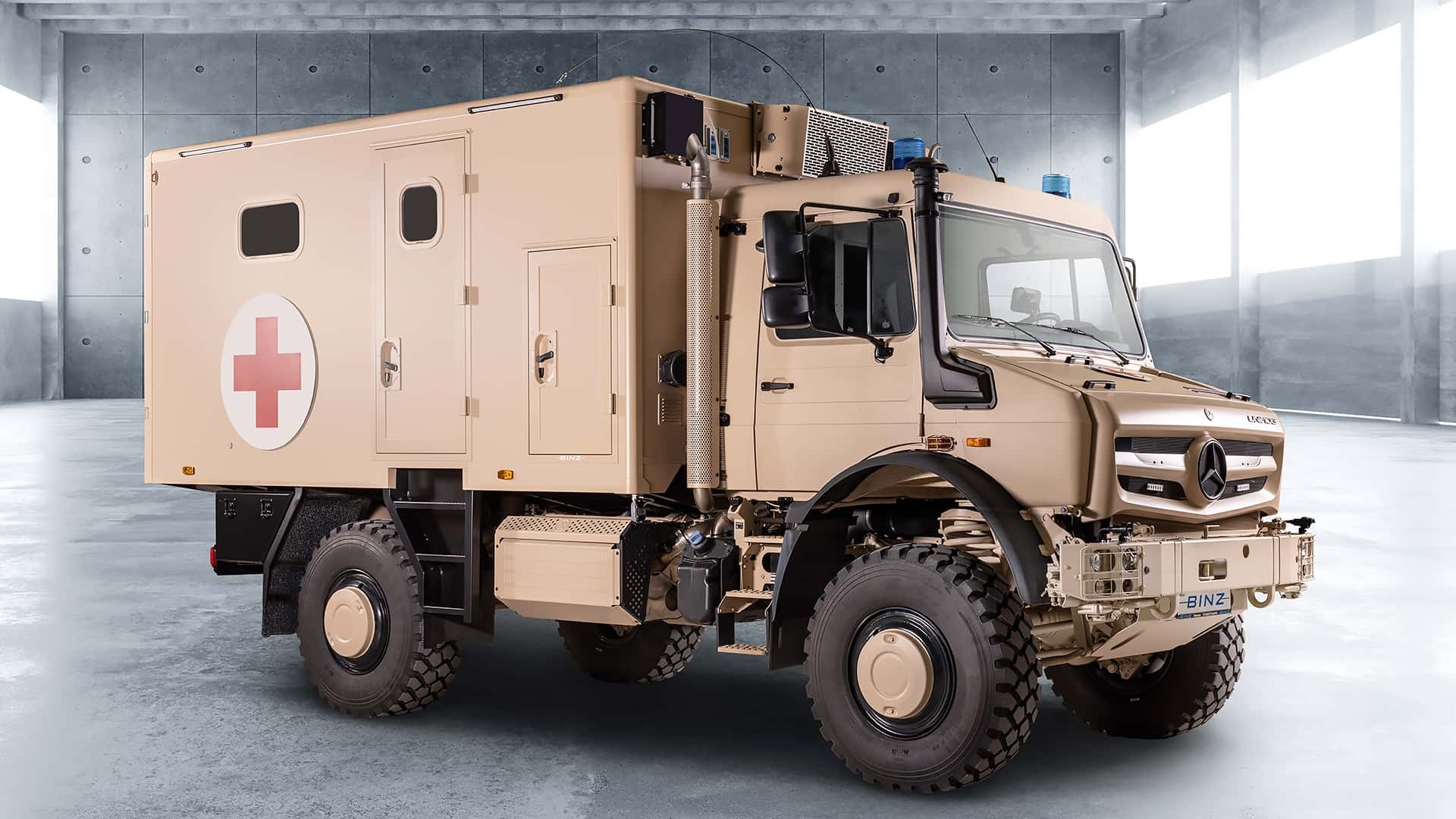 Ambulancia militar Unimog blindada.